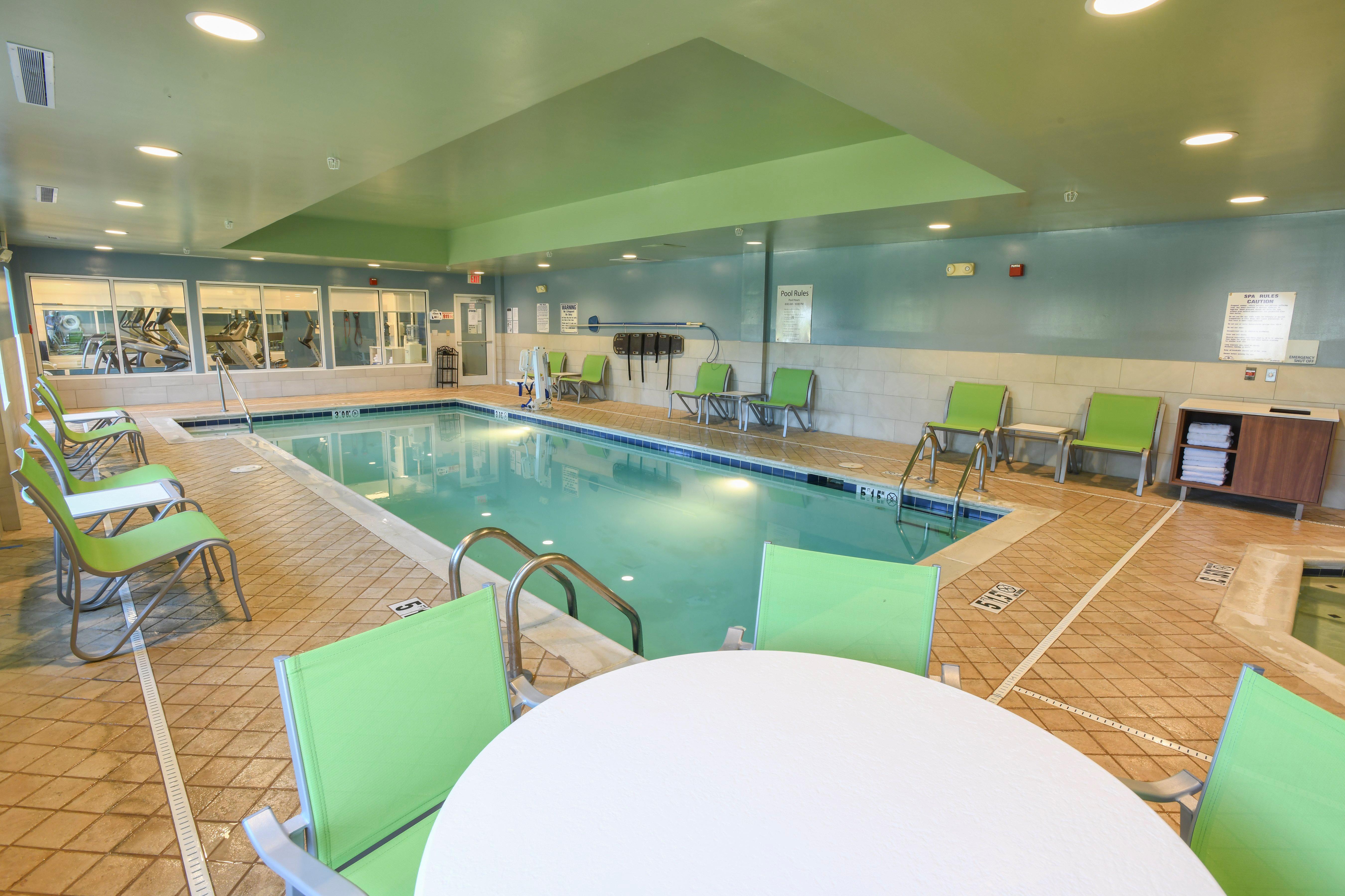 Holiday Inn Express Hotel & Suites Richwood - Cincinnati South By Ihg Exterior photo